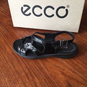 ecco breeze sandals